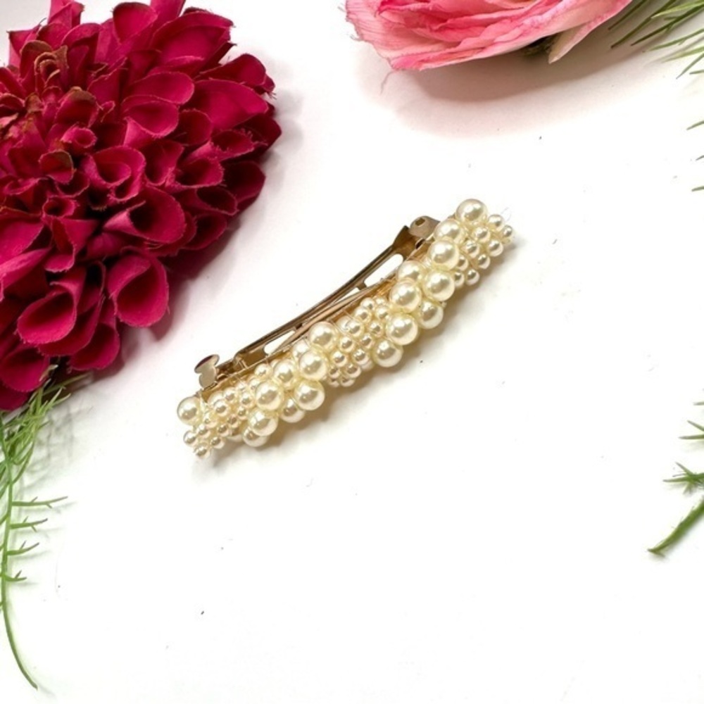 NEW⚜️Pearl Beaded Twist Hair Clip